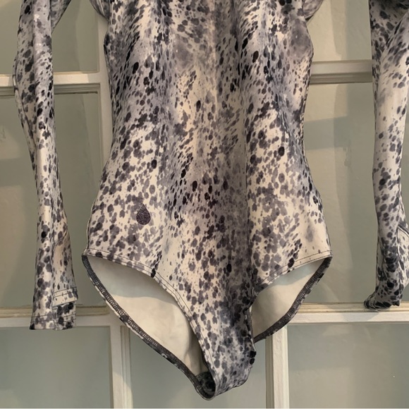 Waterlust recycled zip surf paddle swim suit long sleeve mock neck - medium - Picture 9 of 12